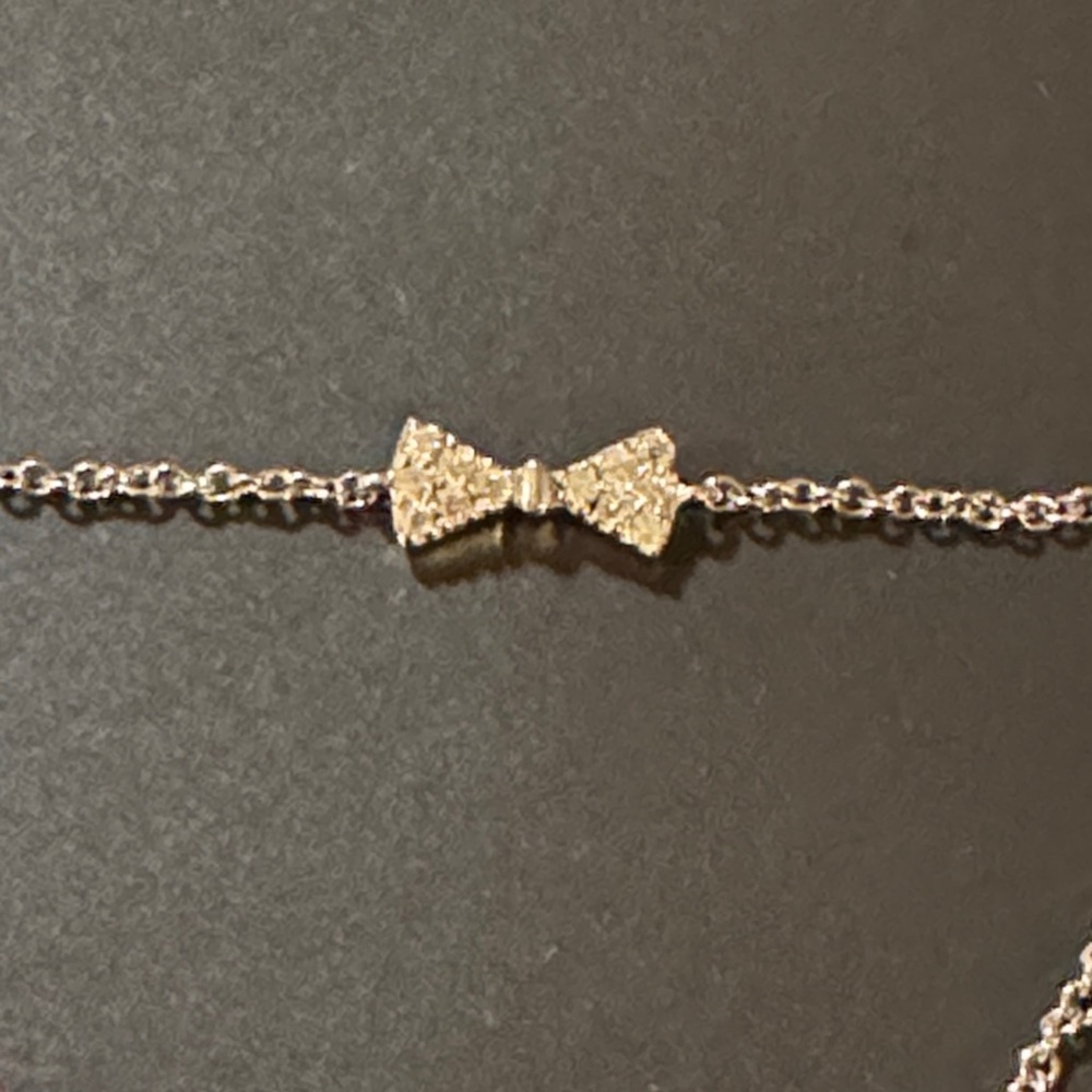 Elegant Gold Bow bracelet
